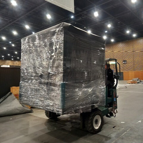 Extraction d'un sauna vendu sur un salon