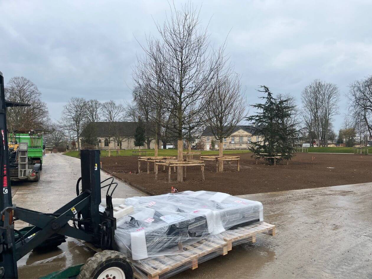 Cargomatic livraison de signalétiques au château de Caen