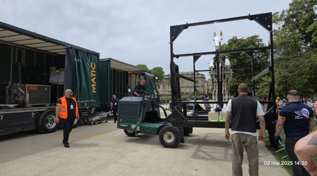 Dépose de Zeus dans le jardin public de Bordeaux