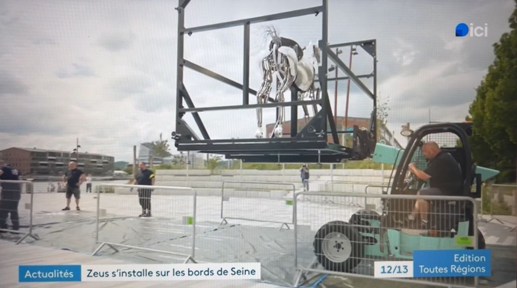 Livraison et dépose de Zeus à l'Agora Sequana à Rouen