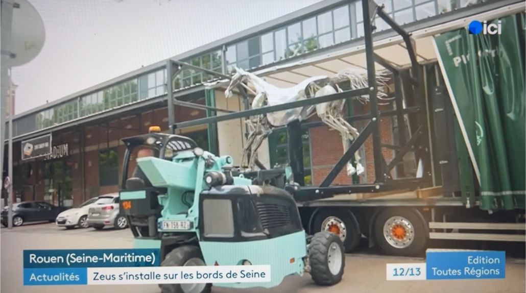 Livraison et dépose de Zeus à l'Agora Sequana à Rouen