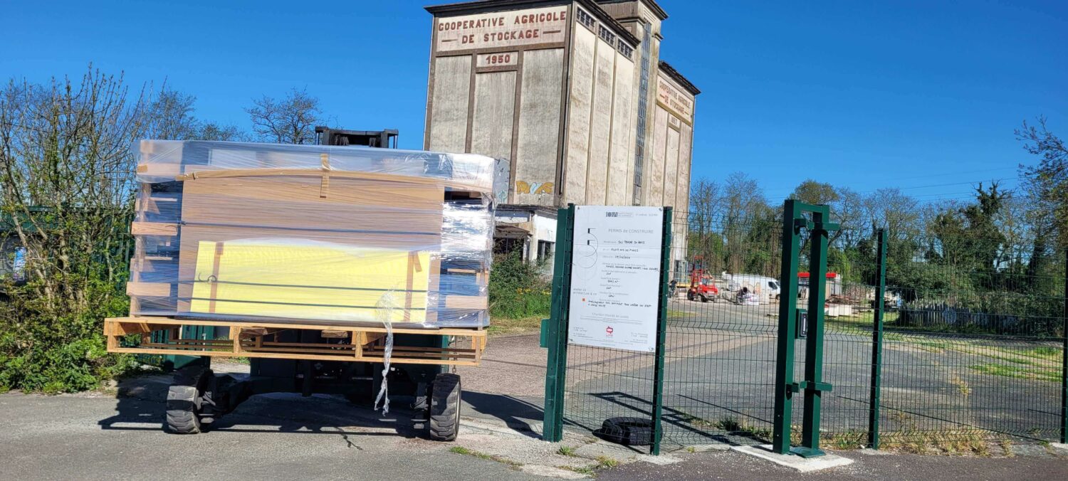 Livraison directe chantier avec chariot embarqué pour un projet de réhabilitation