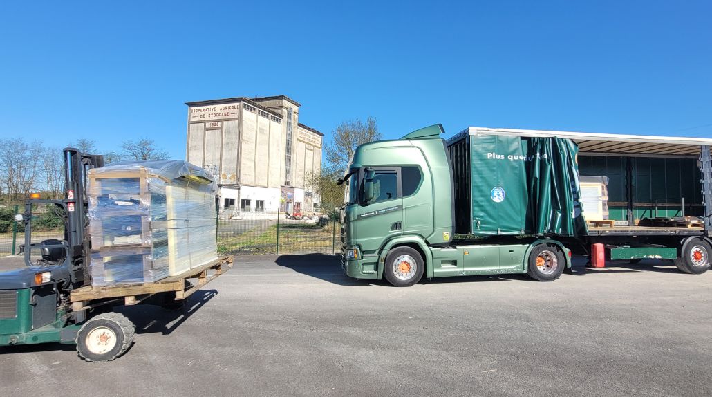Livraison directe chantier avec chariot embarqué pour un projet de réhabilitation