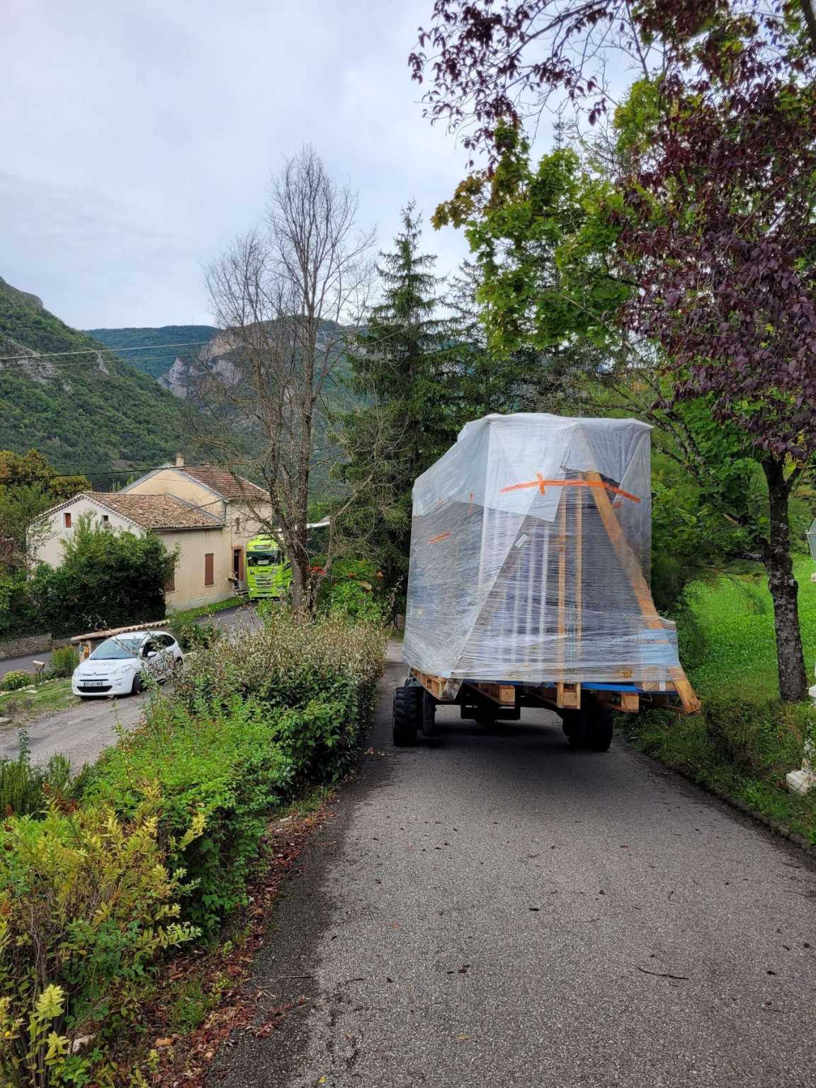 Cargomatic assure une livraison sensible à domicile d’un abri piscine